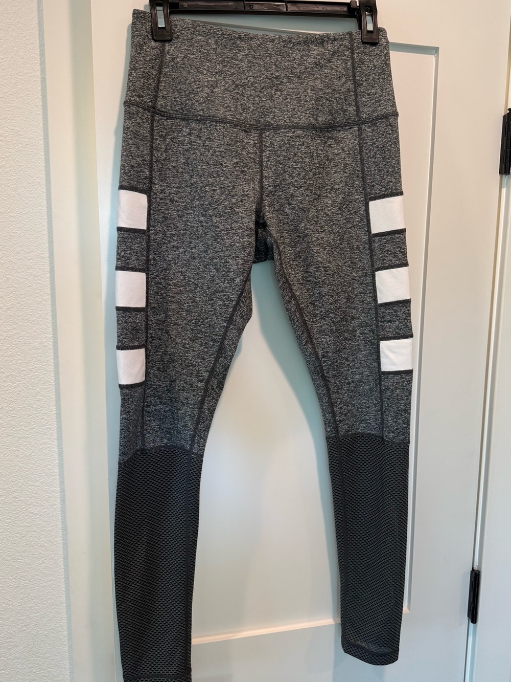Women’s Zella Live-In High Waist Gray White Stripe Mesh Leggings – Size M